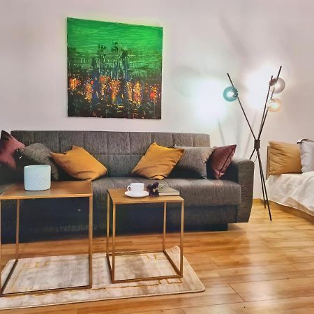 Lovely Ultracentral Apartment With Parking Cluj-Napoca Exterior photo