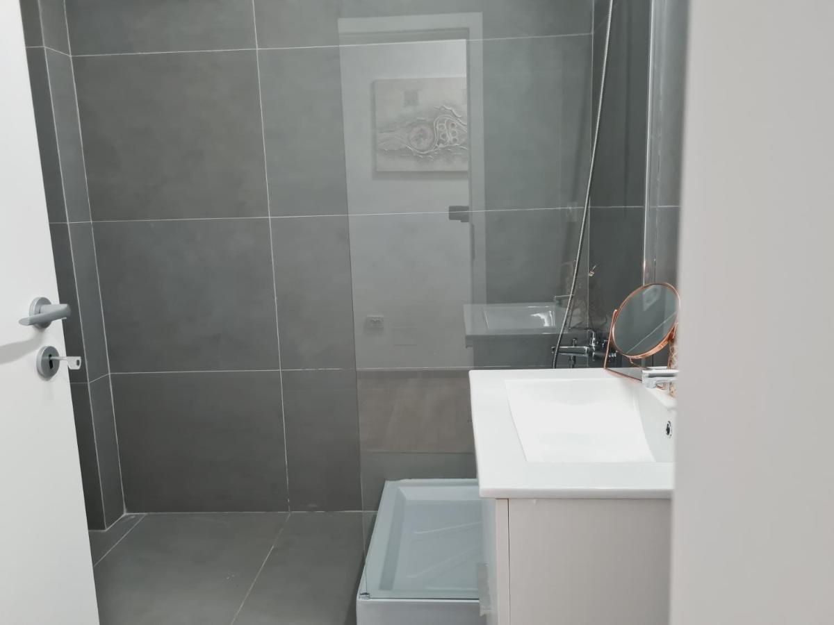 Lovely Ultracentral Apartment With Parking Cluj-Napoca Exterior photo