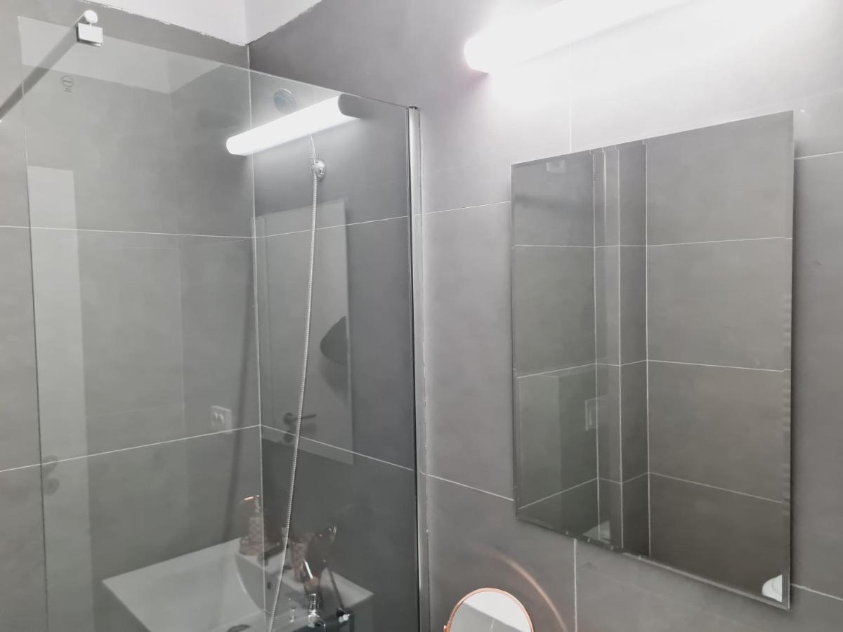 Lovely Ultracentral Apartment With Parking Cluj-Napoca Exterior photo