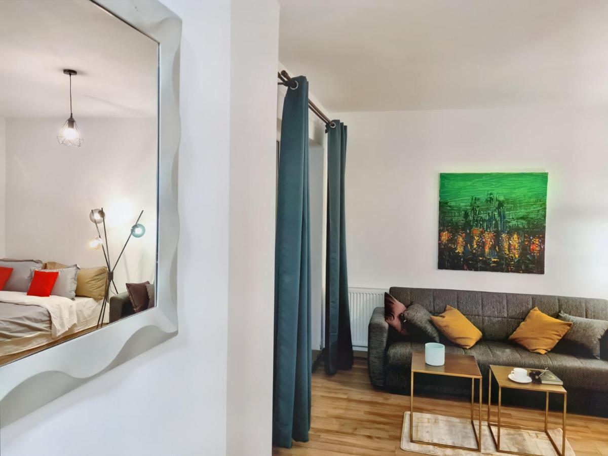 Lovely Ultracentral Apartment With Parking Cluj-Napoca Exterior photo