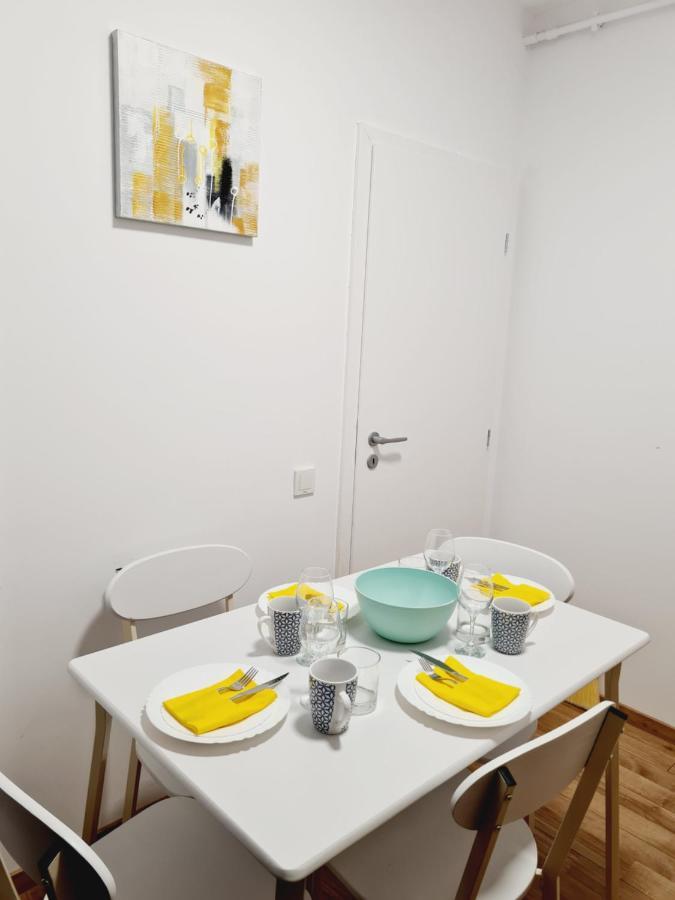 Lovely Ultracentral Apartment With Parking Cluj-Napoca Exterior photo