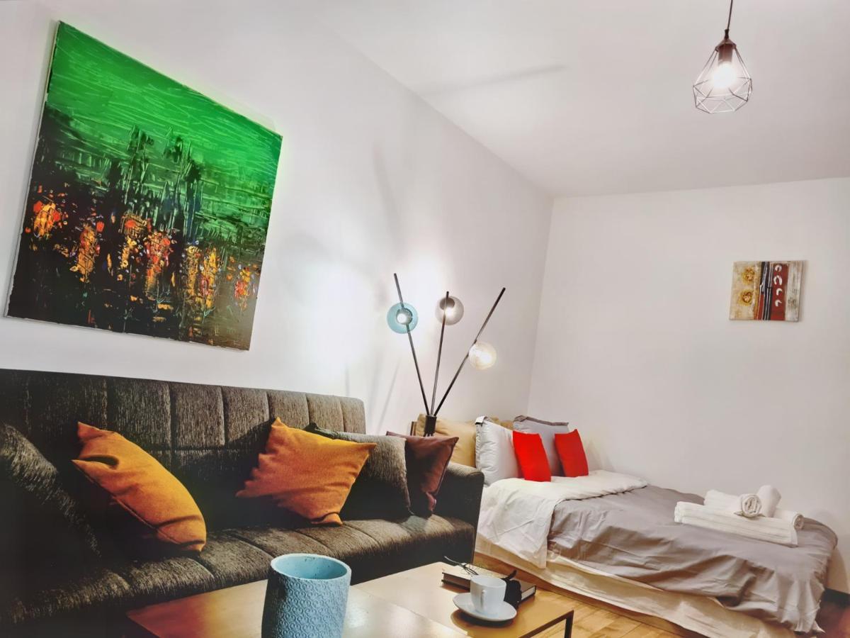 Lovely Ultracentral Apartment With Parking Cluj-Napoca Exterior photo
